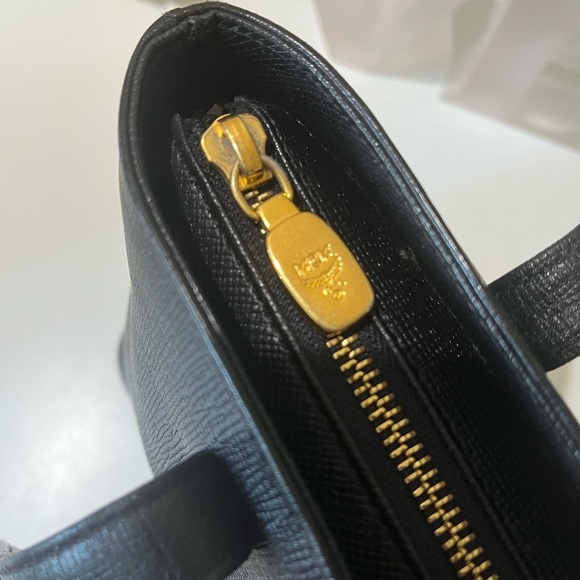 MCM BLACK LONG HANDLE TOTE - Picture 8 of 12